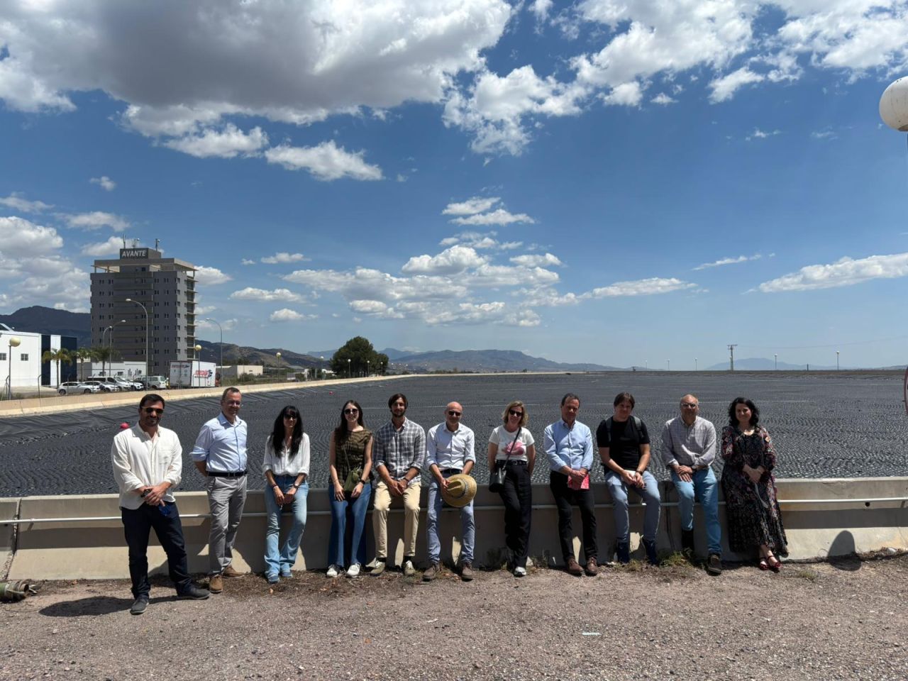 El proyecto LIFE H2OLOCK recibe la visita del supervisor de la Comunidad Europea a la balsa de La Jeresa